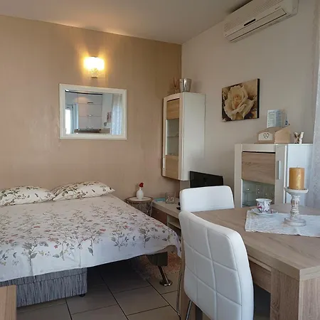 Luka Apartament *