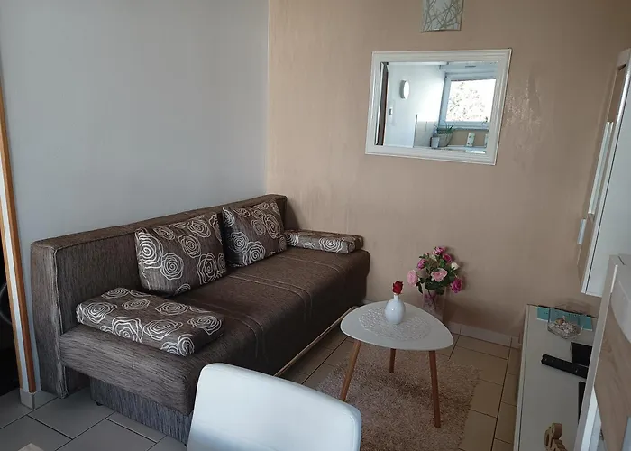 Luka Apartment *